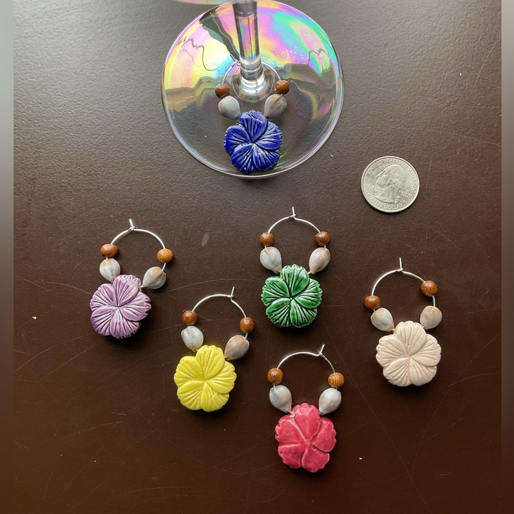 Wine charms (x6) - hibiscus
